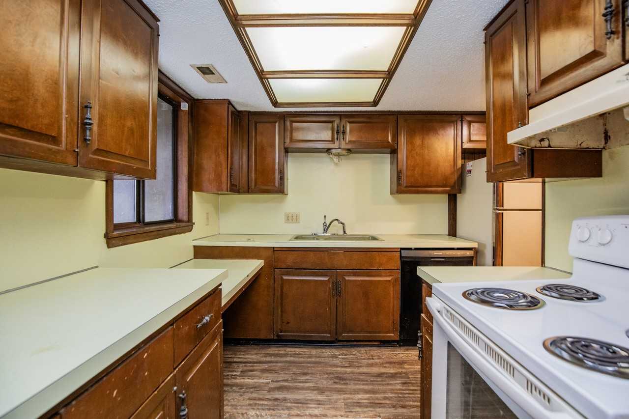 305 S 7th St #423 - Photo 6 of 19