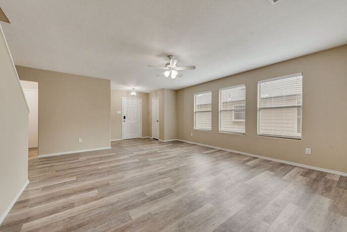 8026 Arkan Pkwy - Photo 5 of 29