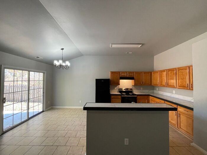 16200 Circlegreen Dr - Photo 4 of 17