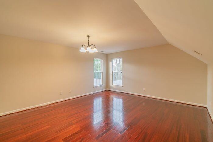4057 Buckingham Dr - Photo 5 of 28