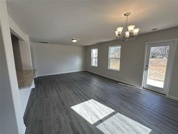 1223 Dodd St - Photo 6 of 20