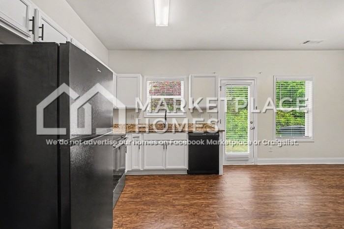 835 Johnson St - Photo 7 of 25