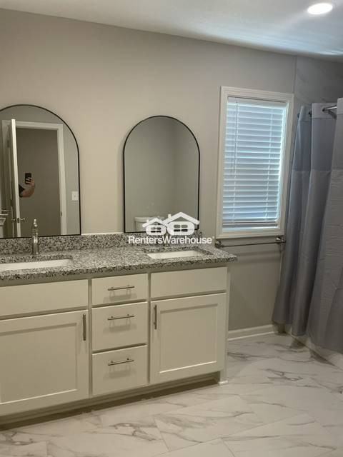 6909 Floyd St - Photo 7 of 11