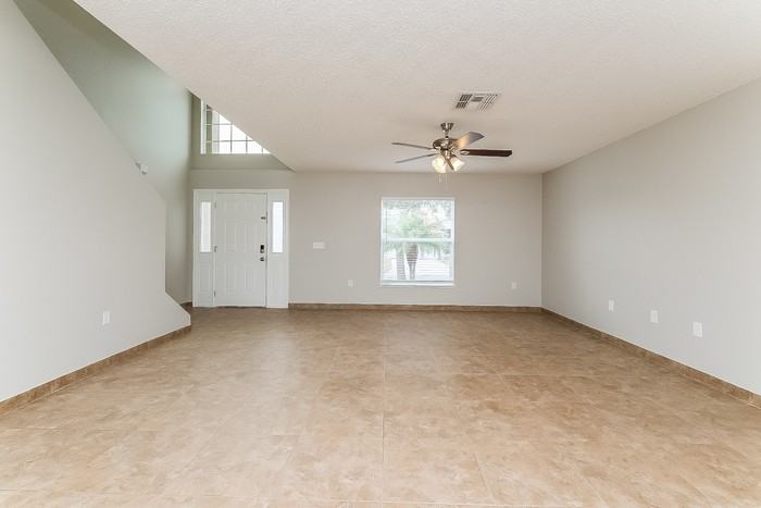 12627 Lake Vista Dr - Photo 4 of 16