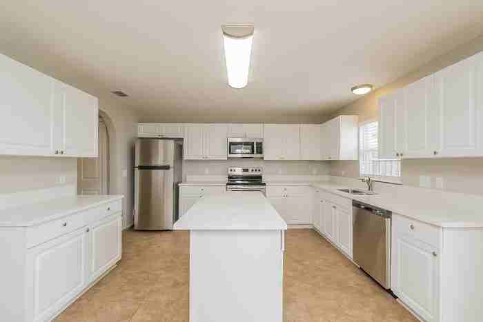 12627 Lake Vista Dr - Photo 7 of 16