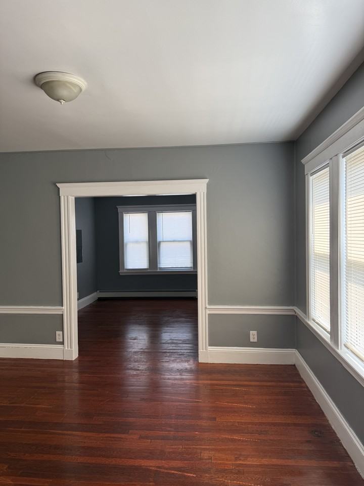 26 Arlington St #2 - Photo 4 of 8