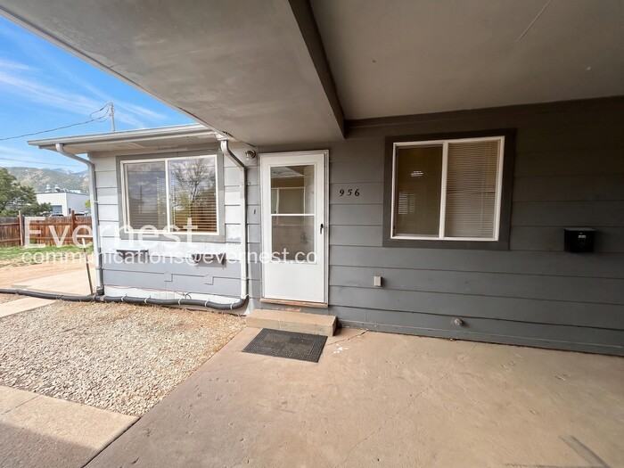 956 W Moreno Ave - Photo 2 of 10