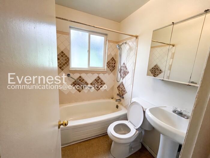 956 W Moreno Ave - Photo 6 of 10