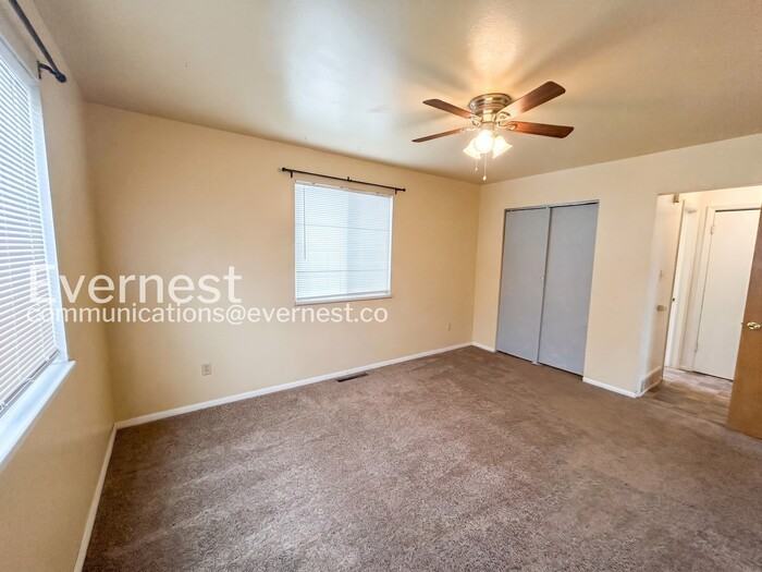 956 W Moreno Ave - Photo 7 of 10