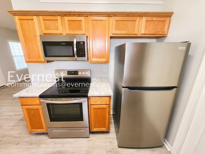 319 Bridgeport Ln - Photo 6 of 24