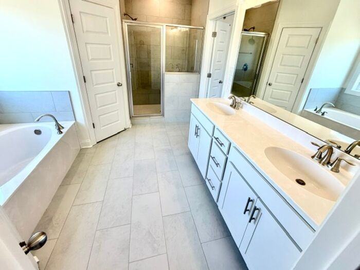 7455 Newbury Dr - Photo 6 of 12