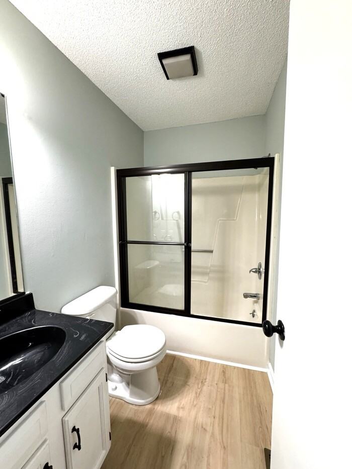 114 Meadow Wood Dr - Photo 3 of 15