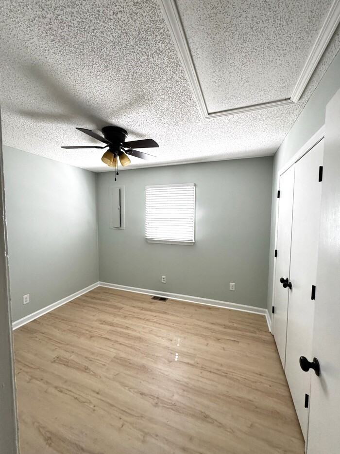 114 Meadow Wood Dr - Photo 4 of 15