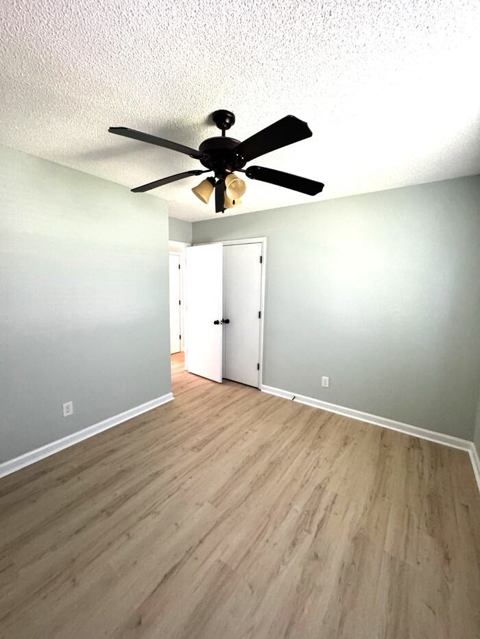 114 Meadow Wood Dr - Photo 6 of 15