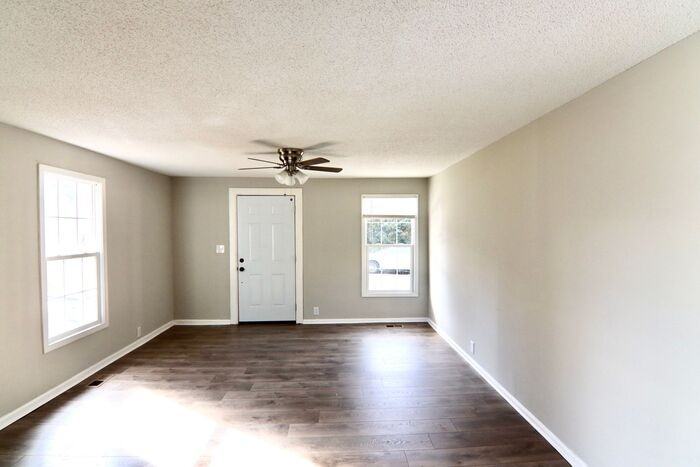 714 Broad St - Photo 2 of 8