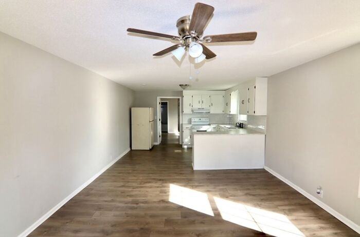 714 Broad St - Photo 3 of 8