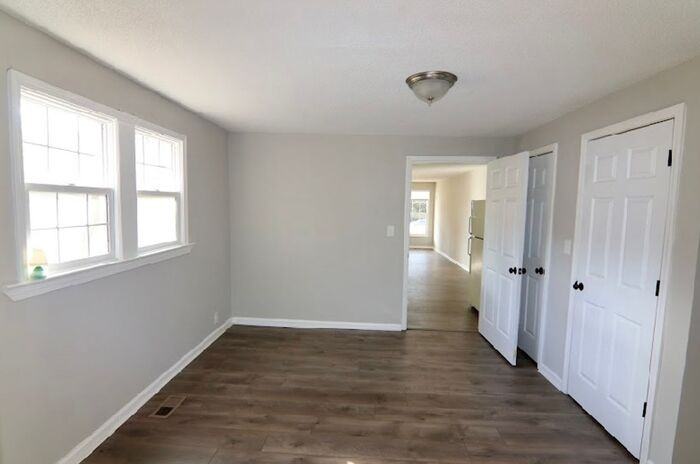 714 Broad St - Photo 6 of 8