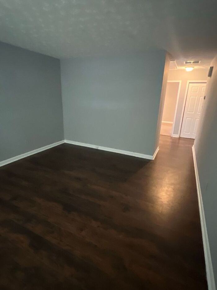 408 Charleston Ln - Photo 4 of 18