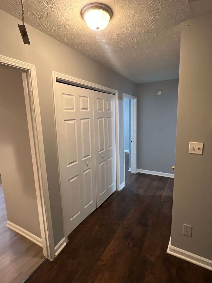 408 Charleston Ln - Photo 5 of 18
