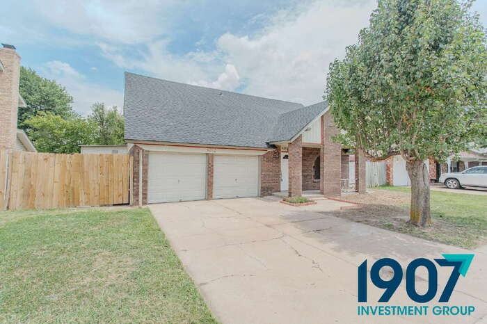 9212 S Mckinley Ave - Photo 3 of 31