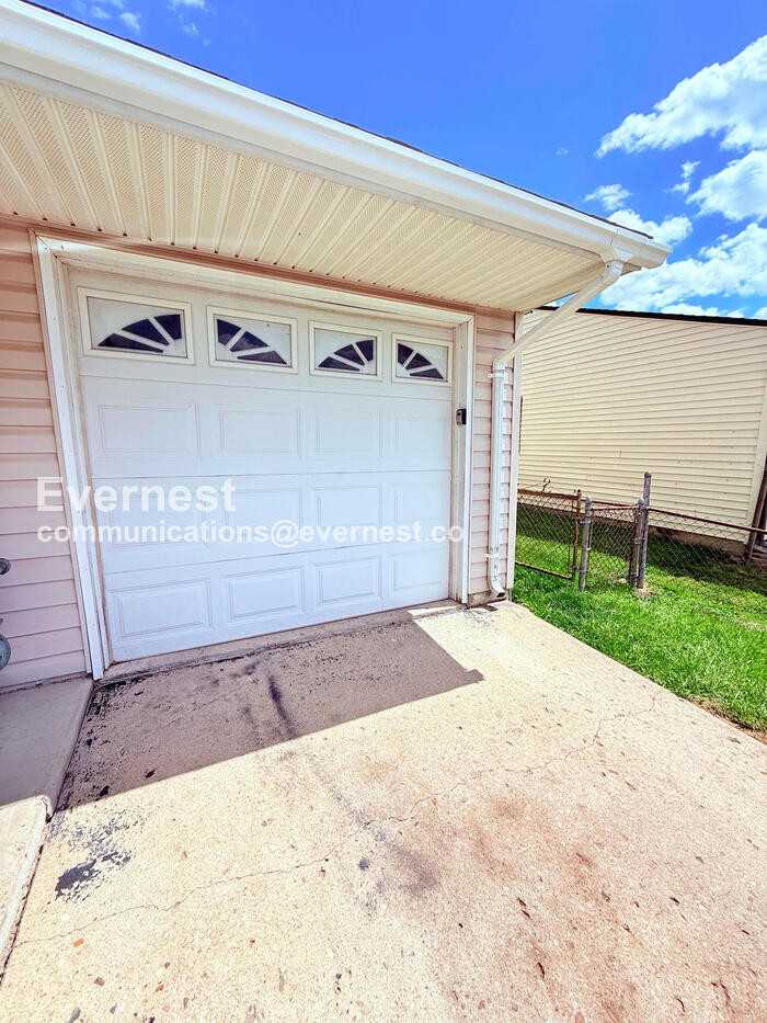 2866 Hillgate Rd - Photo 2 of 20