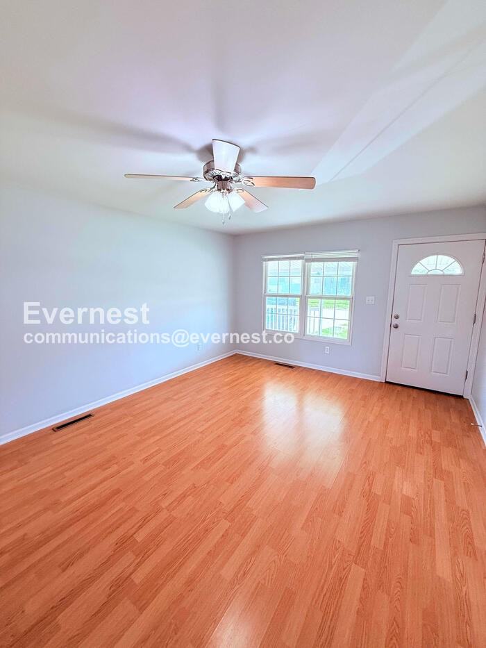 2866 Hillgate Rd - Photo 6 of 20