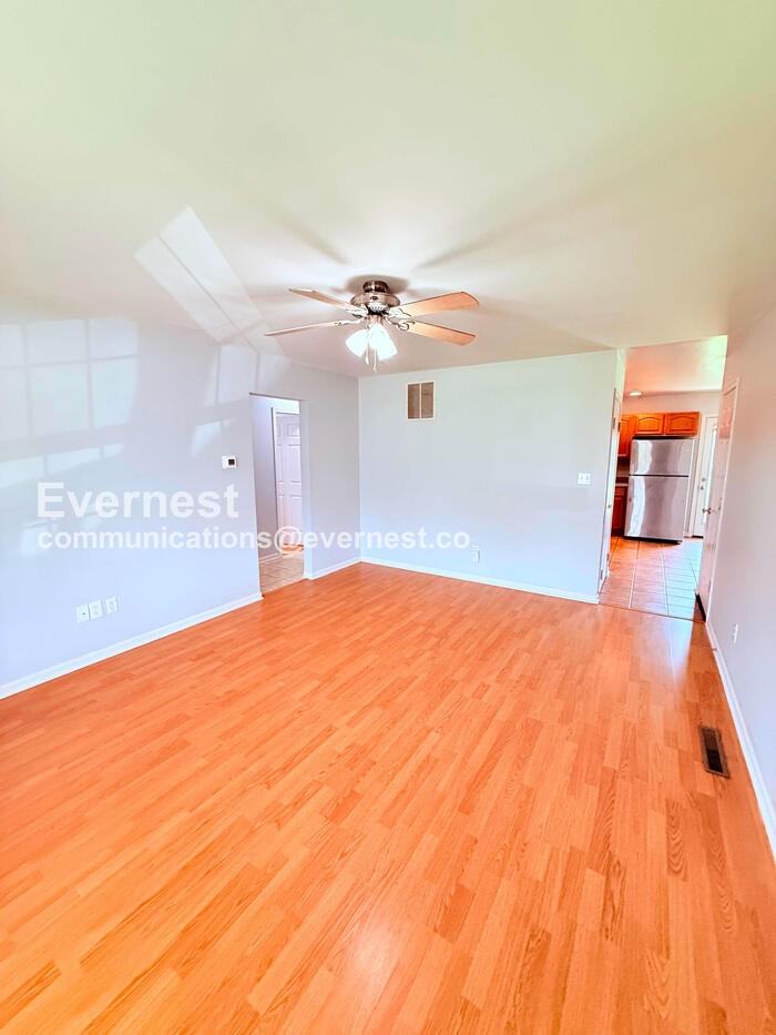 2866 Hillgate Rd - Photo 7 of 20