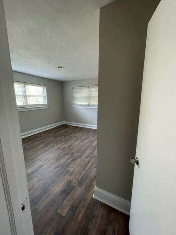 2171 6th St Ne - Photo 4 of 19
