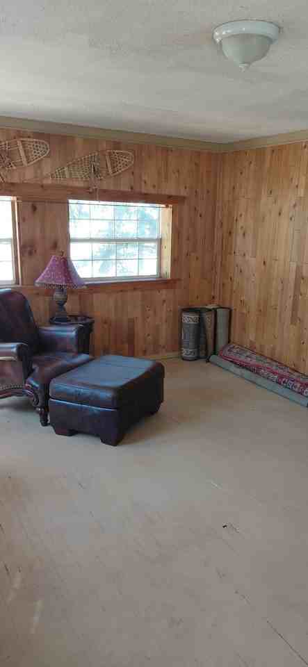 27425 Spruce Ln - Photo 4 of 11