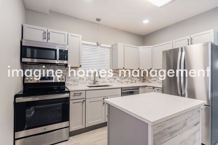 895 Linwood Ave - Photo 6 of 20