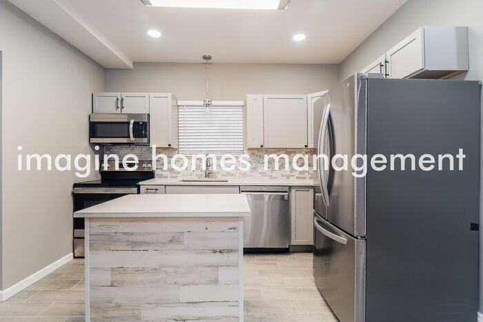 895 Linwood Ave - Photo 7 of 20
