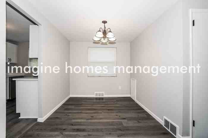 104 College Park Dr - Photo 5 of 16