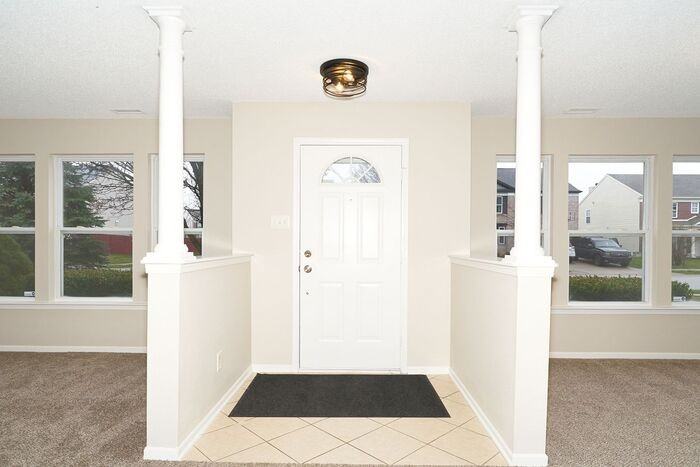10393 Windward Dr - Photo 3 of 33