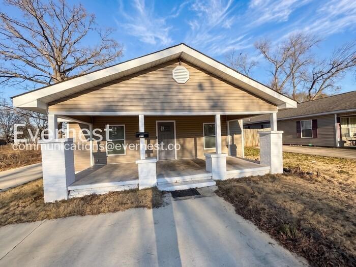 4329 Pulaski St - Photo 2 of 30