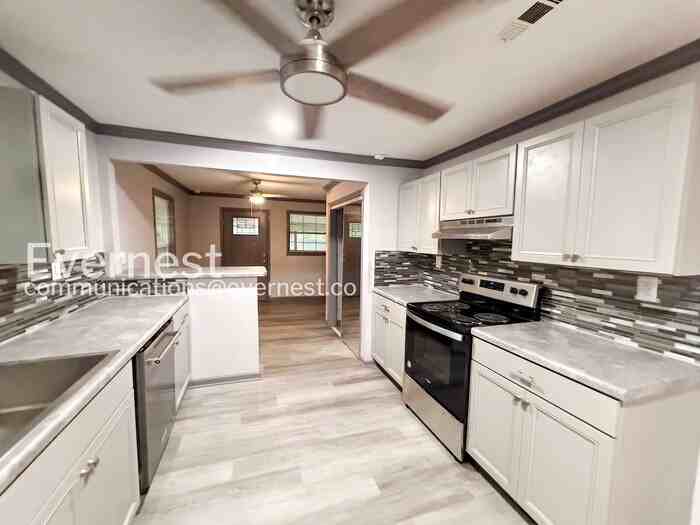 4329 Pulaski St - Photo 3 of 30
