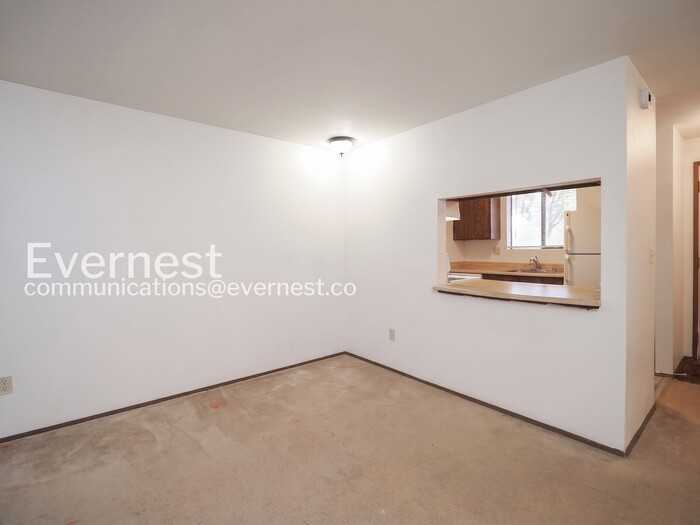 3312 I St Ne #D102 - Photo 6 of 22