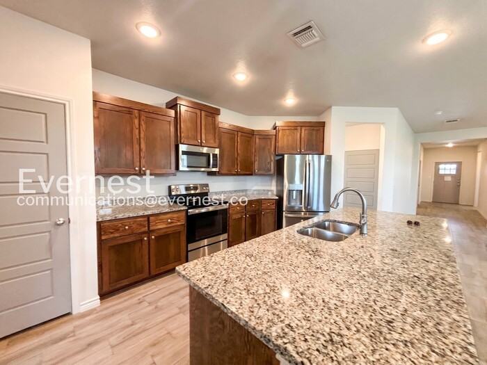 842 Freedom Cir - Photo 5 of 22