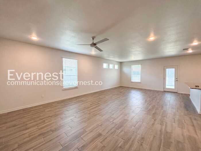 842 Freedom Cir - Photo 6 of 22