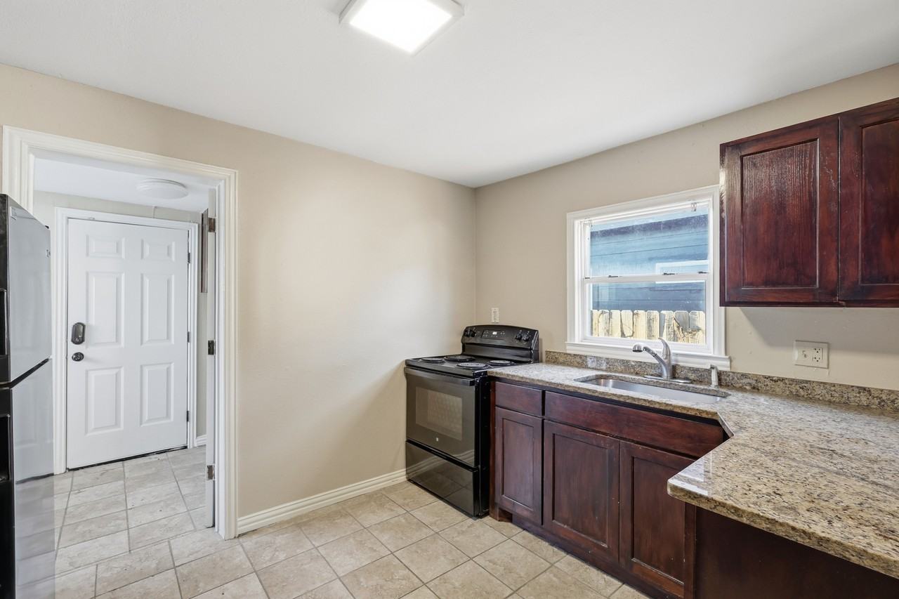 2838 Frost Ave #NA - Photo 7 of 12