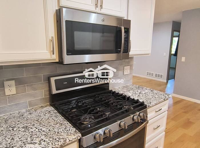 950 Butte Ct - Photo 6 of 34
