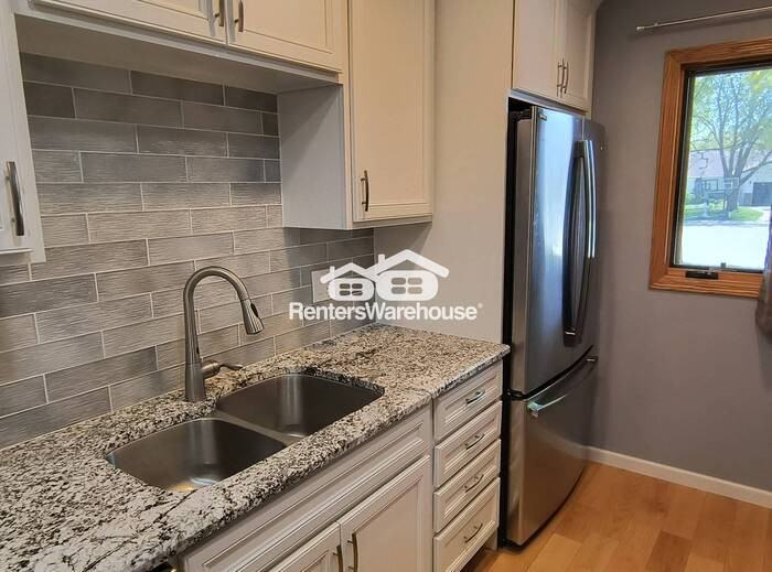950 Butte Ct - Photo 7 of 34