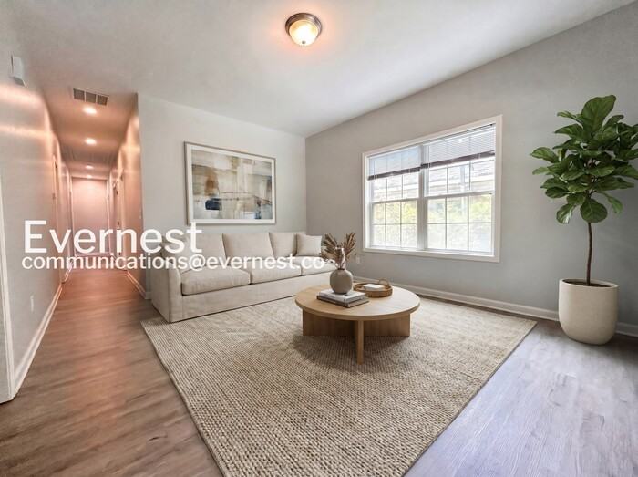 1725 Church St Nw - Photo 4 of 25
