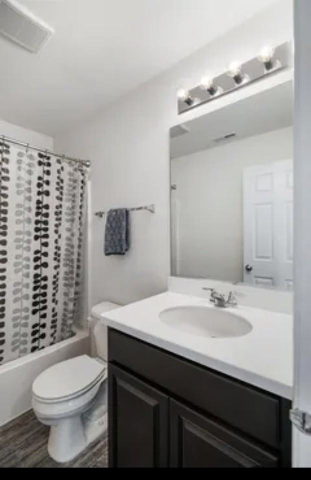 11161 Vermont Cir #11161 - Photo 3 of 10