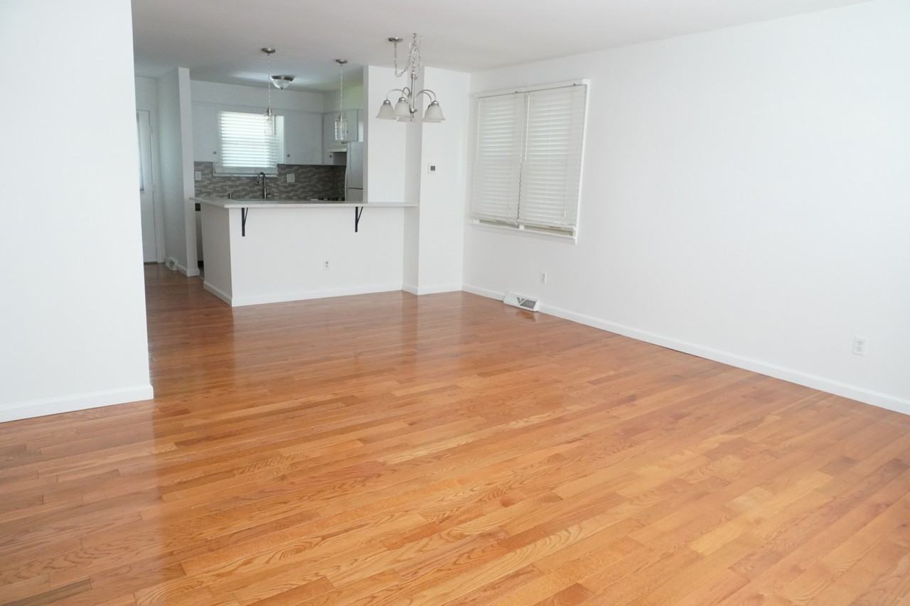 215 Summit Ave #A - Photo 3 of 5