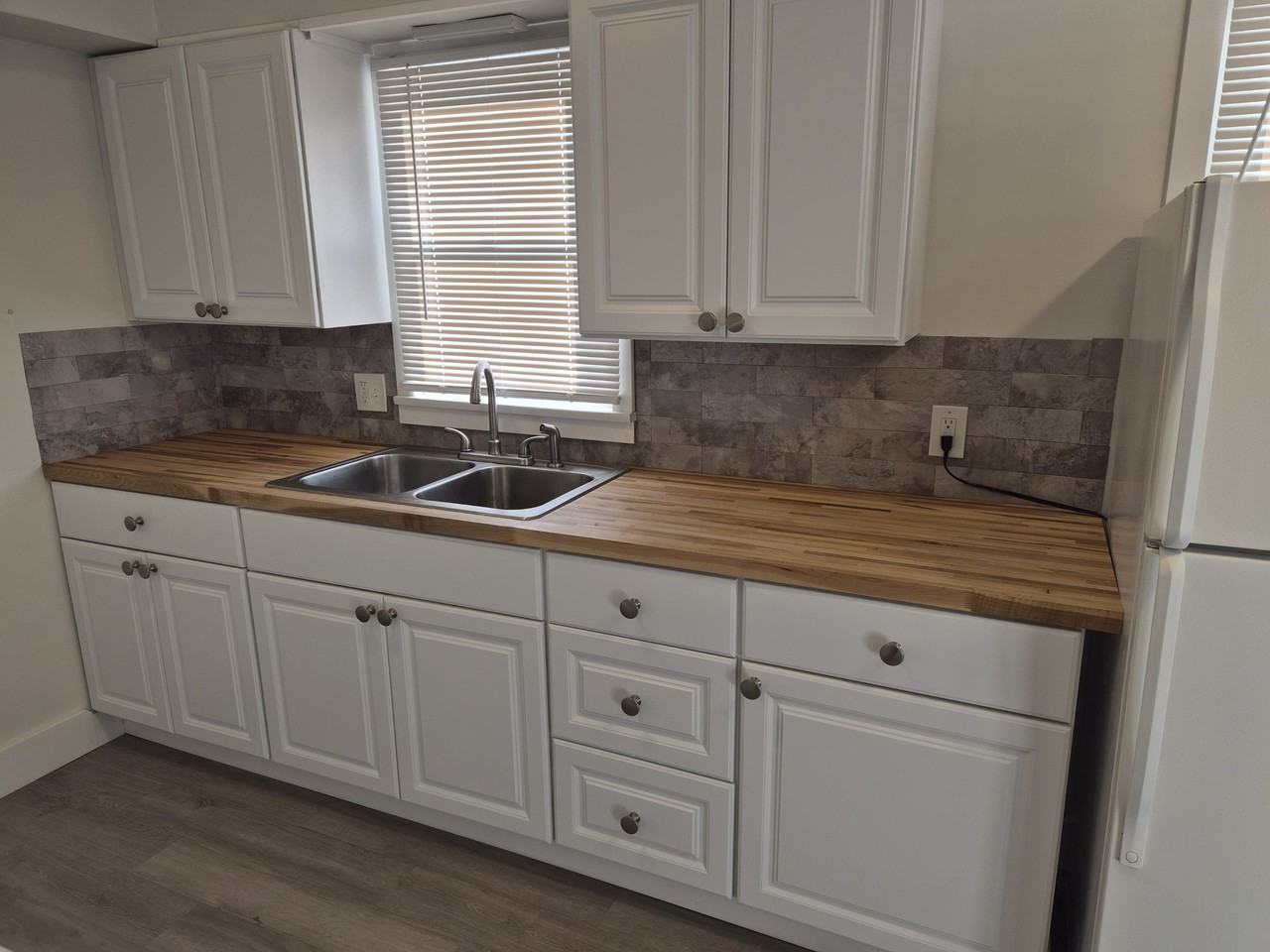 262 E Paige Ave #264EPAIGE - Photo 2 of 13