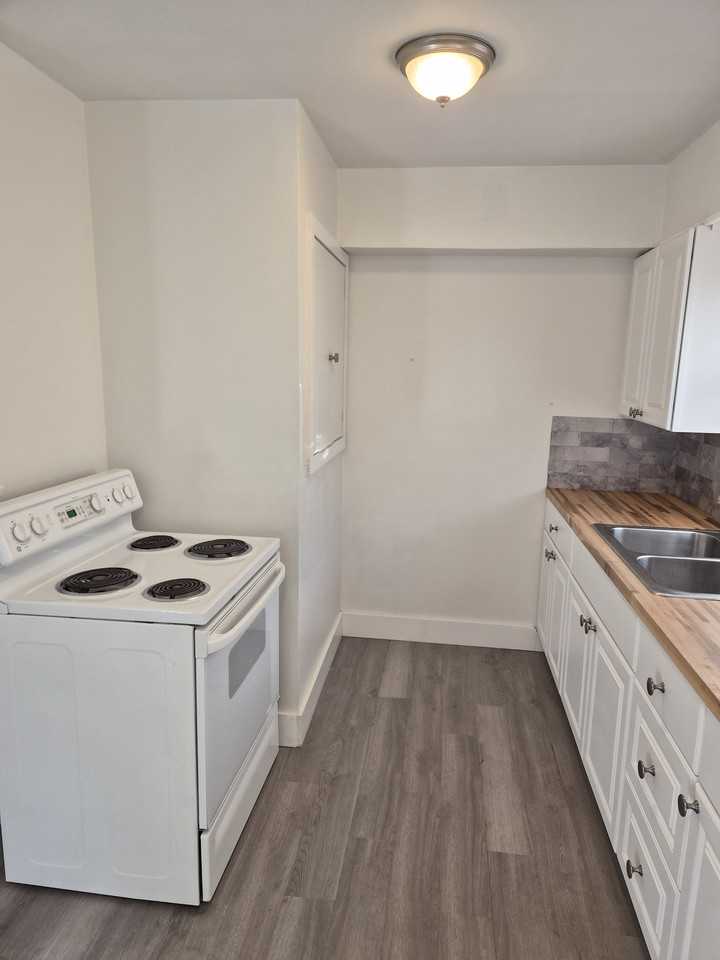 262 E Paige Ave #264EPAIGE - Photo 3 of 13