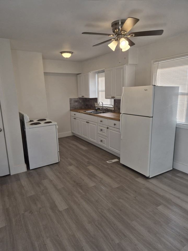 262 E Paige Ave #264EPAIGE - Photo 5 of 13