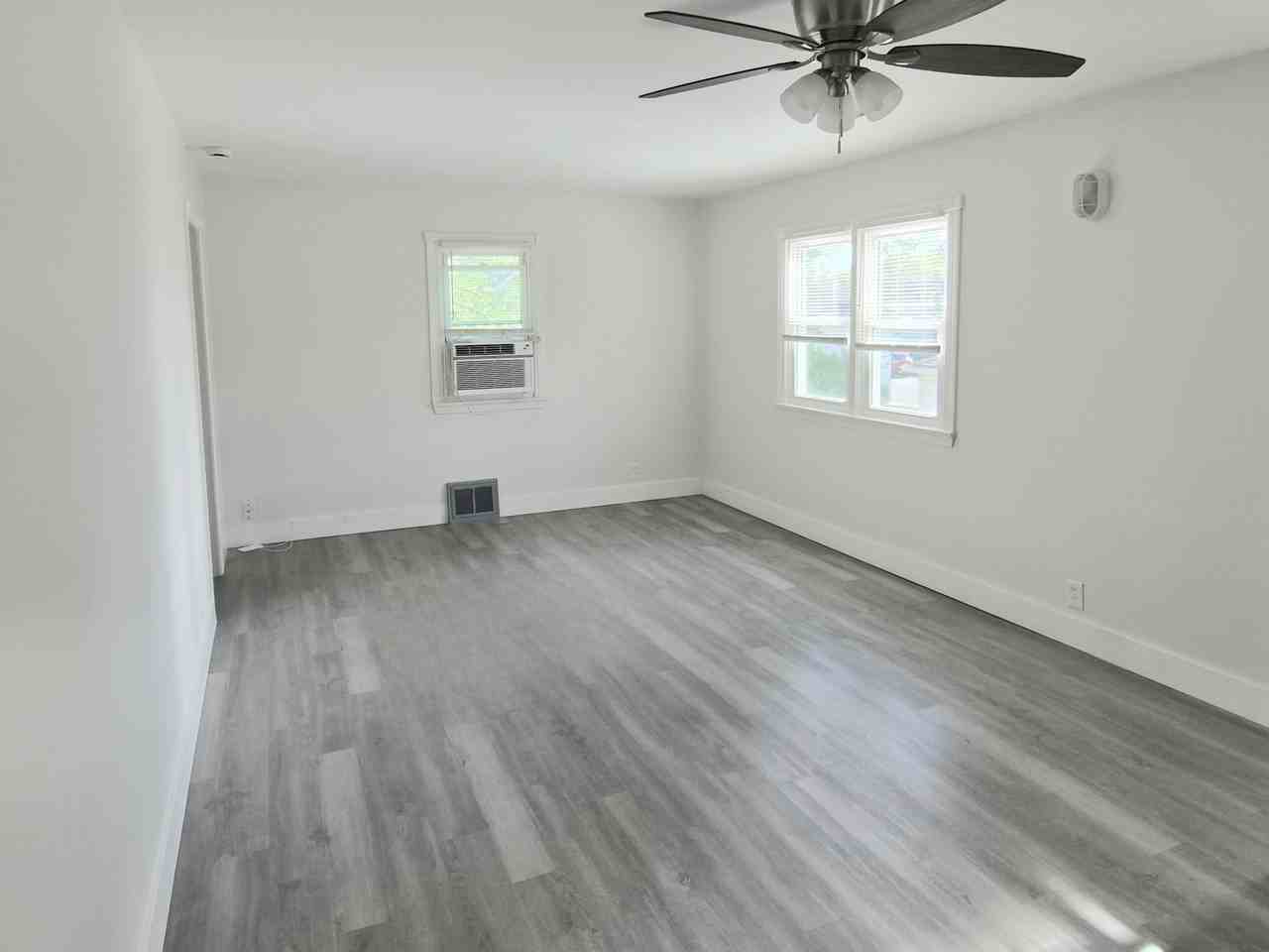 262 E Paige Ave #264EPAIGE - Photo 6 of 13