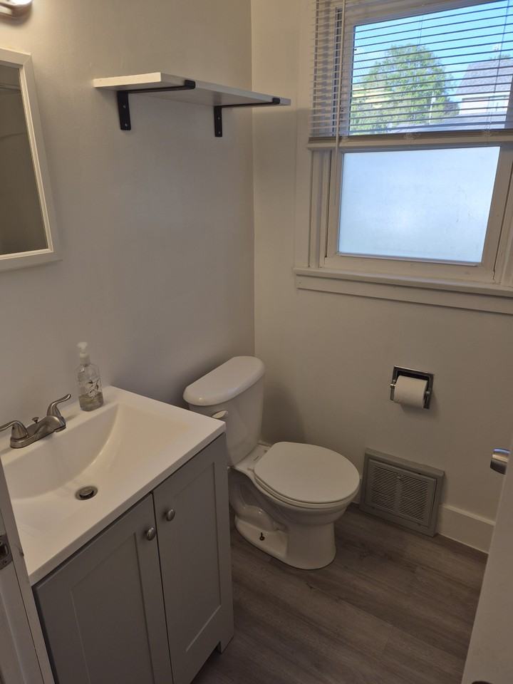 262 E Paige Ave #264EPAIGE - Photo 7 of 13
