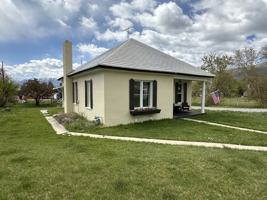featured image of 150 E Main St #NA